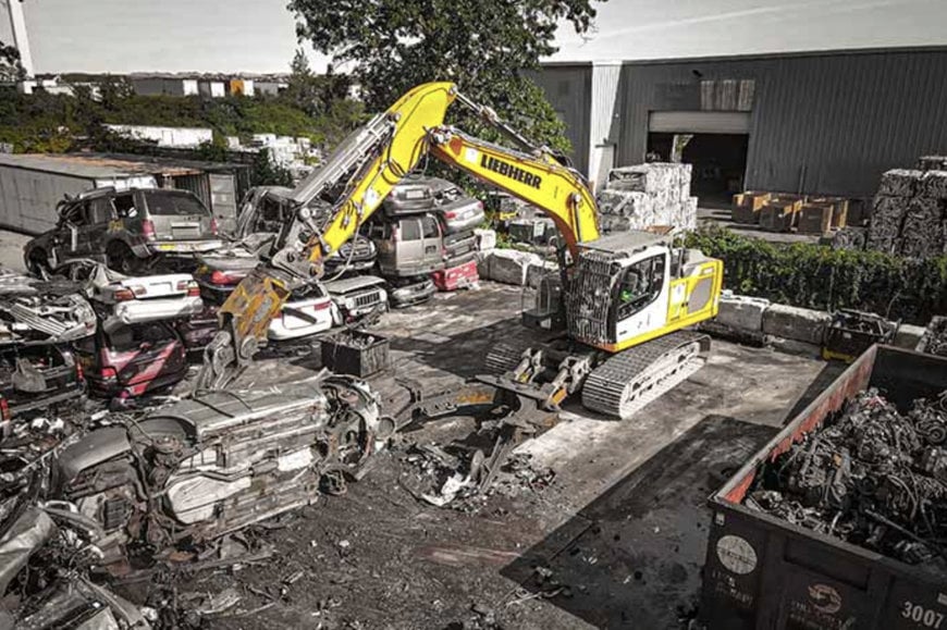 LIEBHERR APPLICATION CENTER À COLMAR: LA PELLE SUR CHENILLES SUR-MESURE